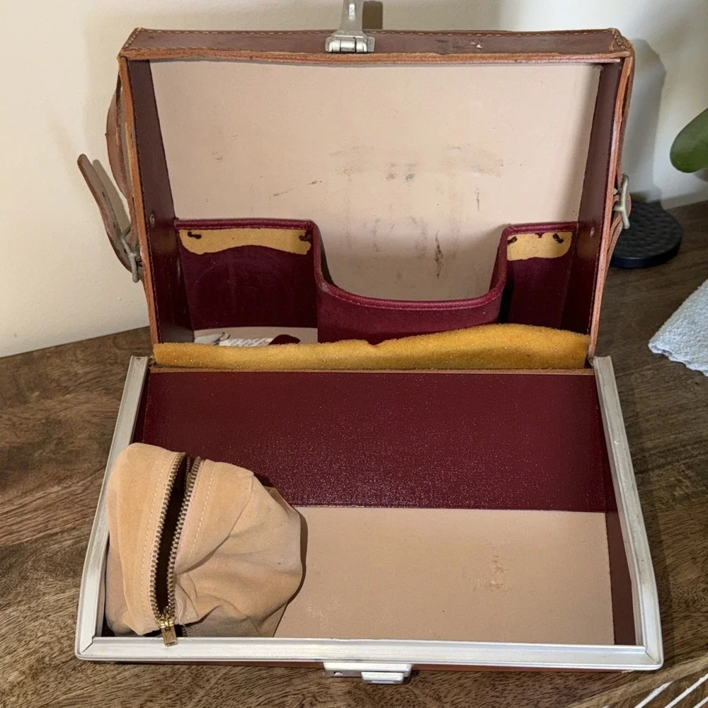 Polaroid Land Camera Model 80b Highlander Complete Case & Original‎ Paperwork